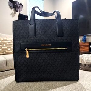 Michael Kors Tote